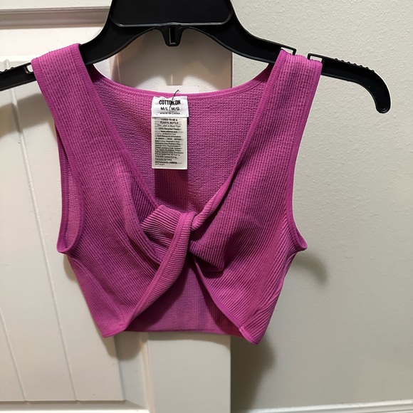 Beautiful pink twisted top - Picture 1 of 5